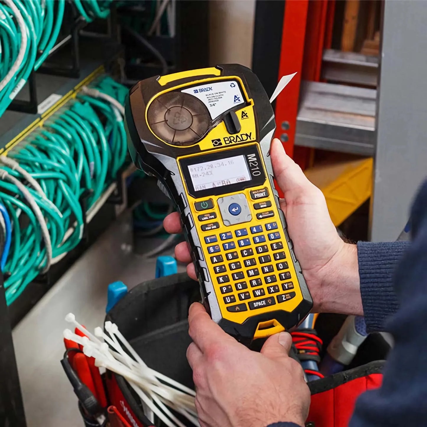 Brady M210 Handheld Label Maker with US-spec Power Adapter, 203dpi, Manual Cutter
