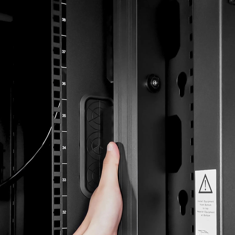 Refurb Squared 7.36kW Single-Phase 32A/230V Monitored Rack PDU, 36 x C13 & 6 x C19 Outlets, IEC 309 32A 2P+E Plug, 10ft Cord, 0U Vertical